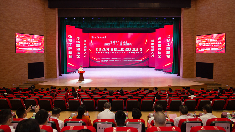 XCB_6163.jpg XCB_6163.jpg