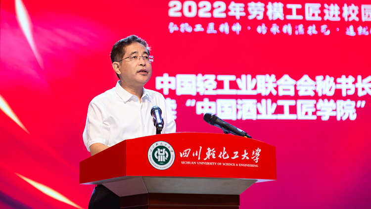 XCB_6204.jpg XCB_6204.jpg