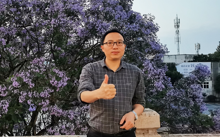 黄晓东 生活照.jpg