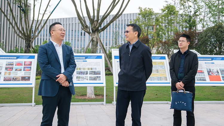 XCB_0633.jpg XCB_0633.jpg