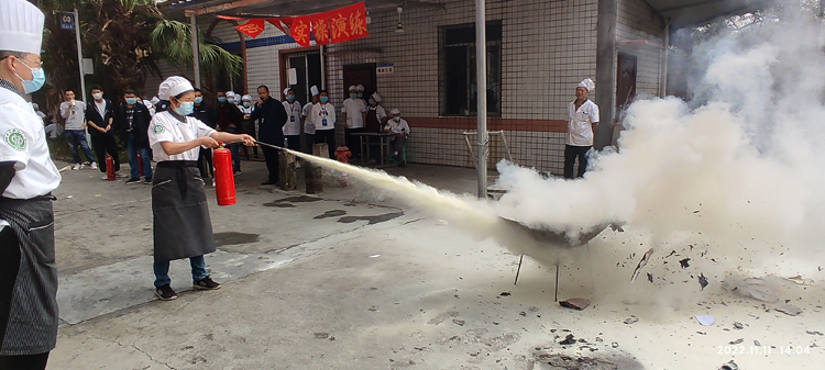 汇东食府开展消防知识培训和实操演练(1)2.jpg